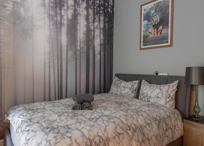 Quirky, Vintage 2 Bed Flat