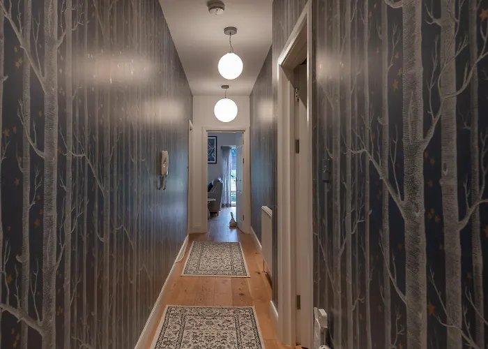 Quirky, Vintage 2 Bed Flat